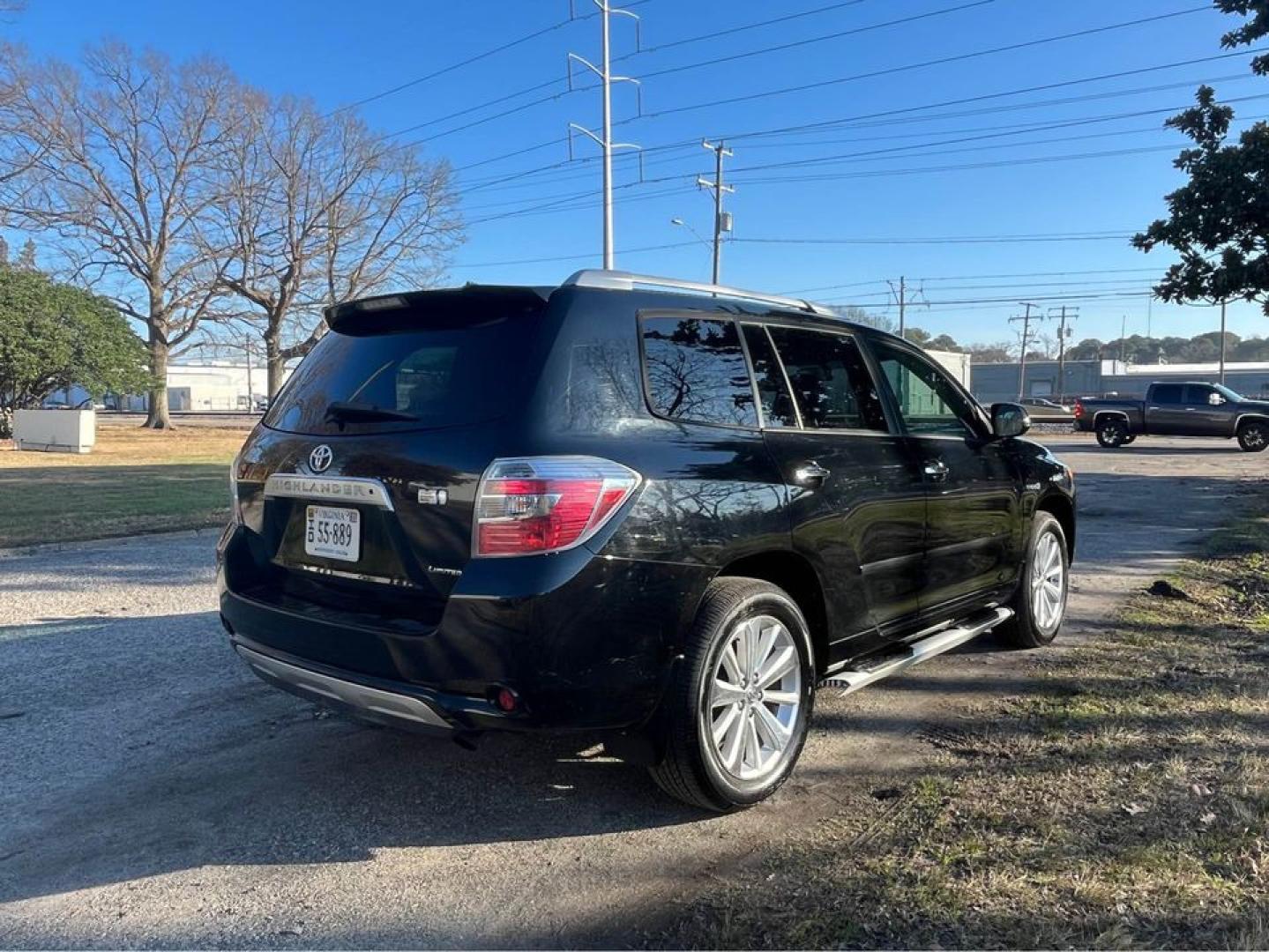 2010 Black /Gray Toyota Highlander Hybrid Limited Hybrid (JTEJW3EH1A2) with an V6 Hybrid engine, CVT transmission, located at 5700 Curlew Drive, Norfolk, VA, 23502, (757) 455-6330, 36.841885, -76.209412 - Photo#6